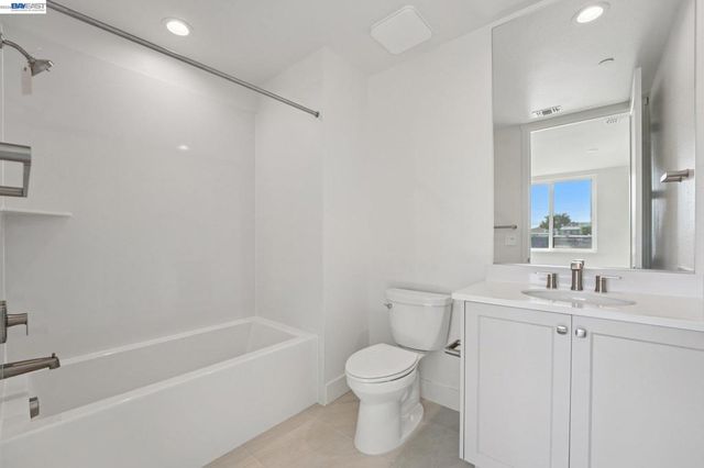 1933 Grand Street, Alameda, CA 94501