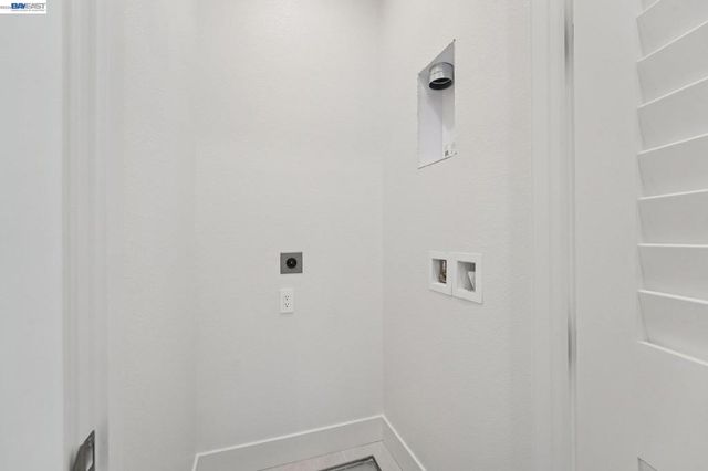 1933 Grand Street, Alameda, CA 94501