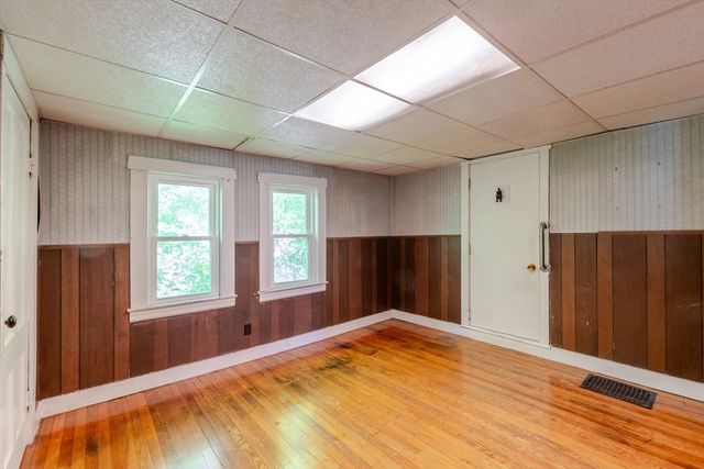 186 Summer St, Gardner, MA 01440