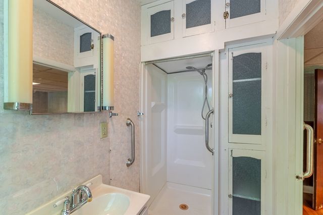 186 Summer St, Gardner, MA 01440