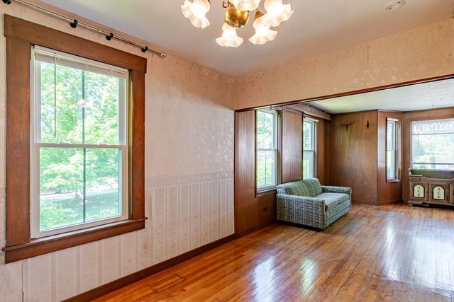 186 Summer St, Gardner, MA 01440