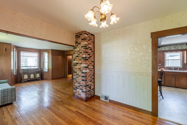 186 Summer St, Gardner, MA 01440