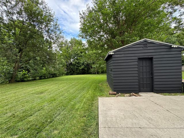 2405 57th Street, Des Moines, IA 50310