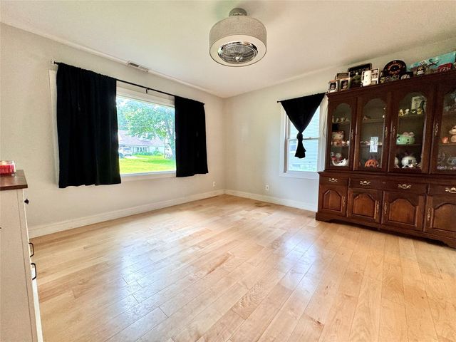 2405 57th Street, Des Moines, IA 50310