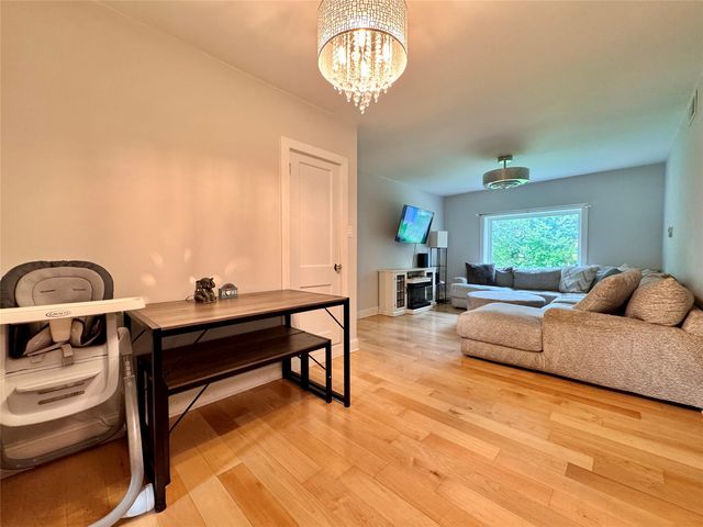 2405 57th Street, Des Moines, IA 50310