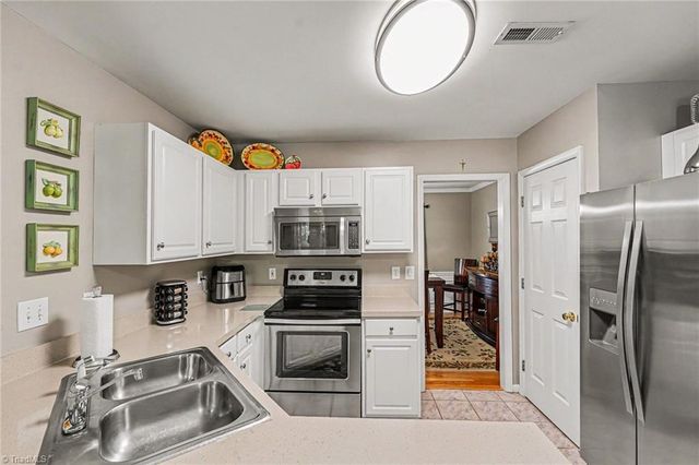 3368 CherryBrook Drive, Jamestown, NC 27282