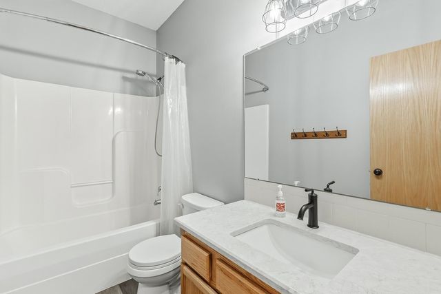 1755 W Saddle Brooke, Haysville, KS 67060
