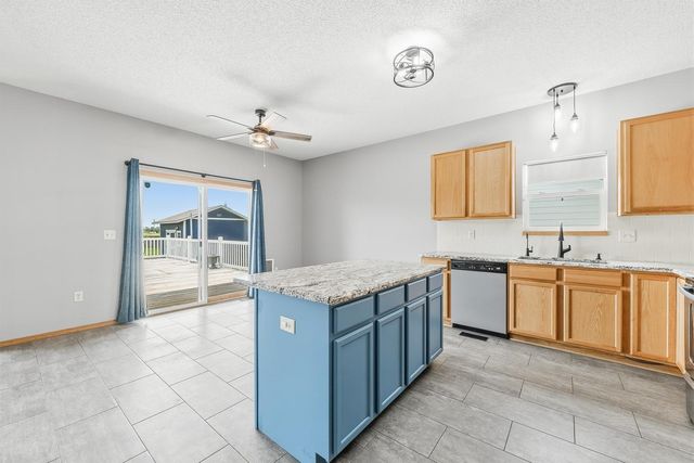 1755 W Saddle Brooke, Haysville, KS 67060