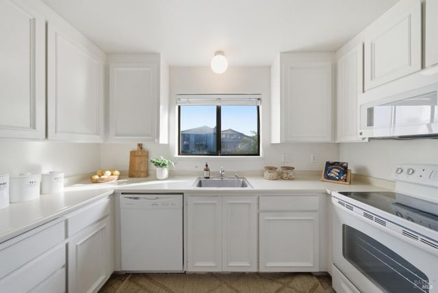 818 S Eliseo Dr, Greenbrae, CA 94904