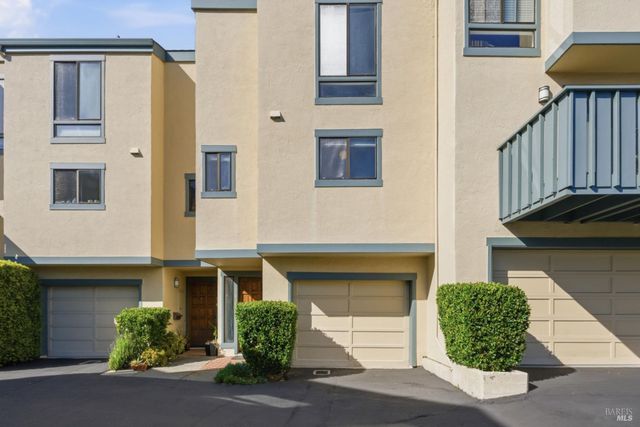 818 S Eliseo Dr, Greenbrae, CA 94904