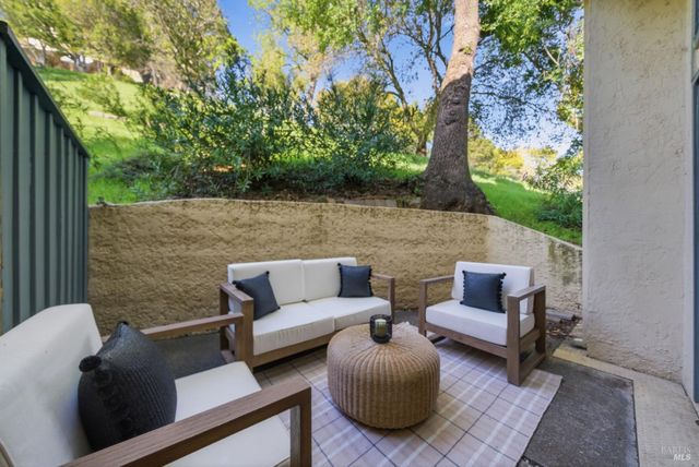 818 S Eliseo Dr, Greenbrae, CA 94904