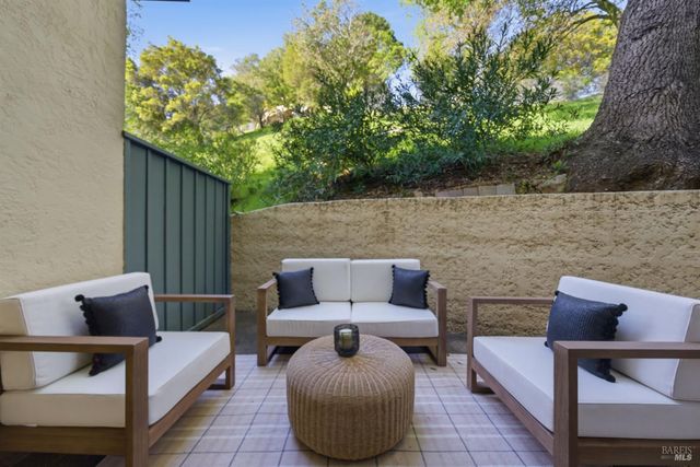 818 S Eliseo Dr, Greenbrae, CA 94904