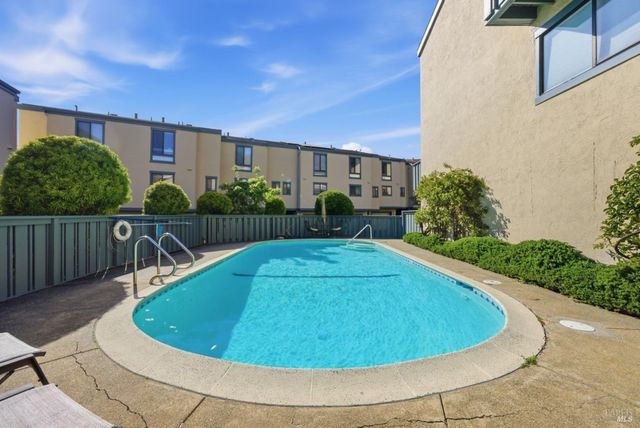 818 S Eliseo Dr, Greenbrae, CA 94904