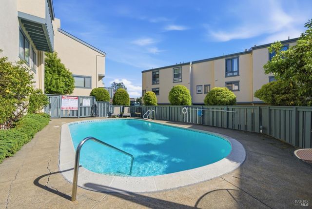 818 S Eliseo Dr, Greenbrae, CA 94904