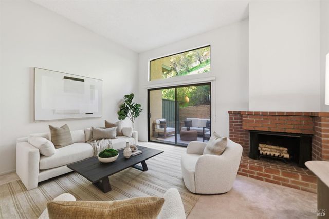 818 S Eliseo Dr, Greenbrae, CA 94904