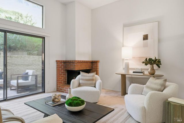 818 S Eliseo Dr, Greenbrae, CA 94904