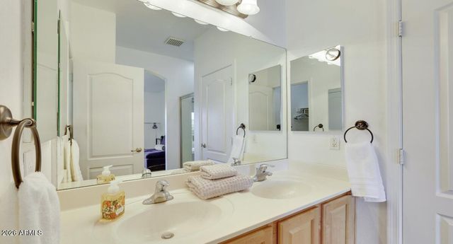 3430 E AVALON Drive, Phoenix, AZ 85018