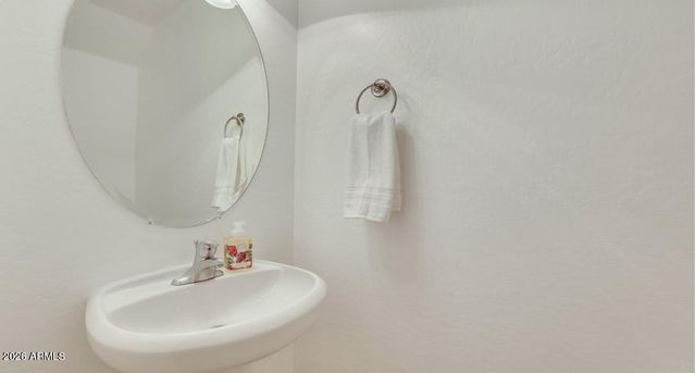 3430 E AVALON Drive, Phoenix, AZ 85018