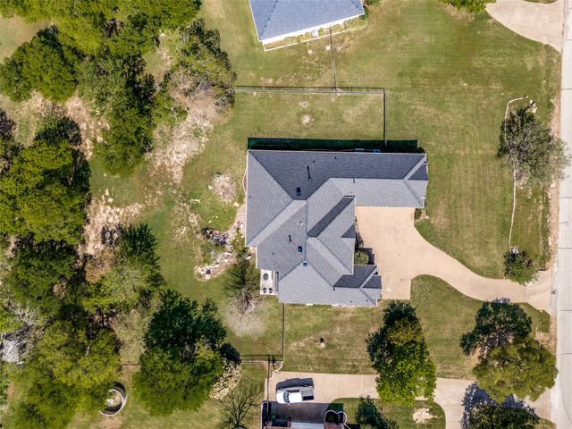 114 Danielle Drive, Hudson Oaks, TX 76087