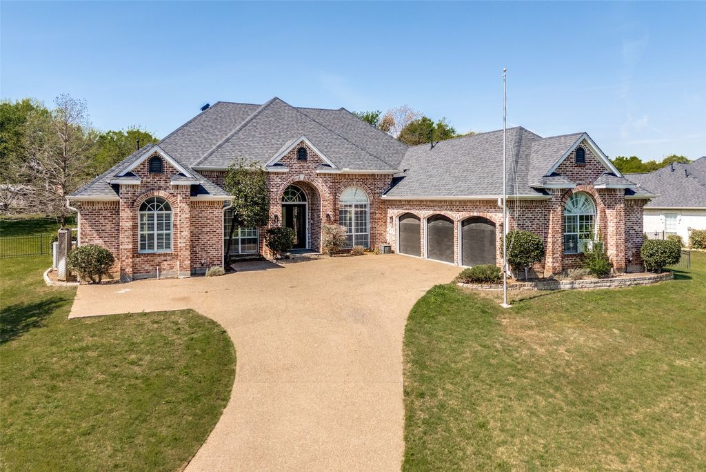 114 Danielle Drive, Hudson Oaks, TX 76087