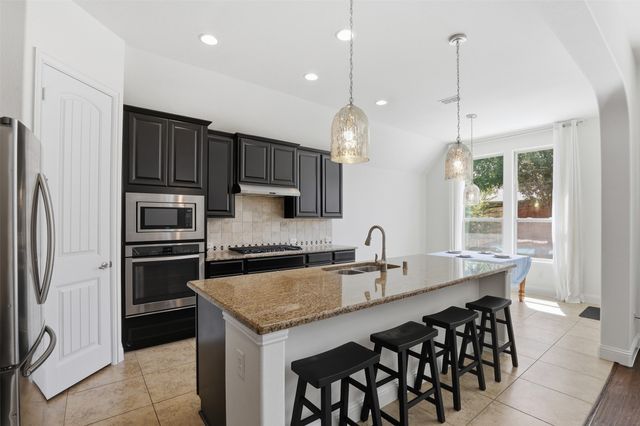 1383 Sandhurst Drive, Roanoke, TX 76262