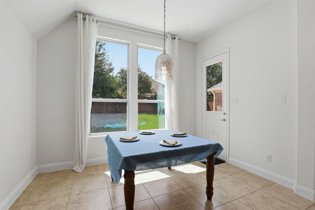 1383 Sandhurst Drive, Roanoke, TX 76262