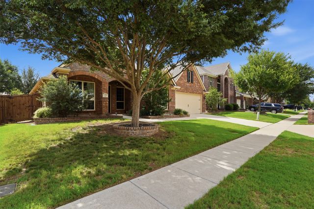 1383 Sandhurst Drive, Roanoke, TX 76262