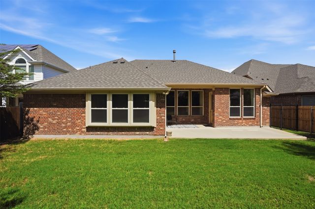 1383 Sandhurst Drive, Roanoke, TX 76262