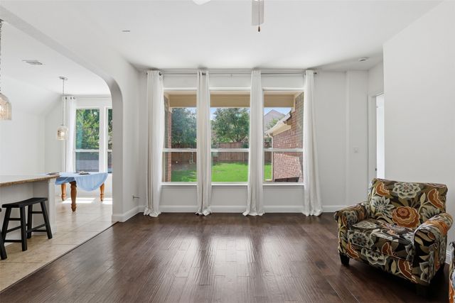 1383 Sandhurst Drive, Roanoke, TX 76262