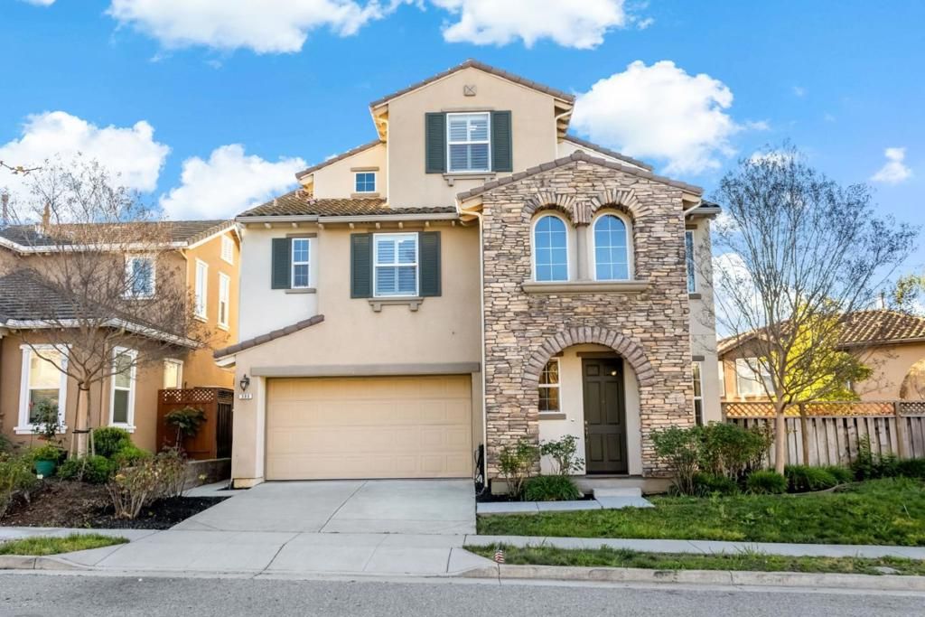 Image 1 of property listing at 300 Crestridge Court, San Jose, CA 95138