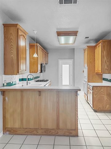 6312 Bittersweet Drive, Arlington, TX 76001