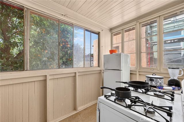 1664 W 12th, Los Angeles, CA 90015