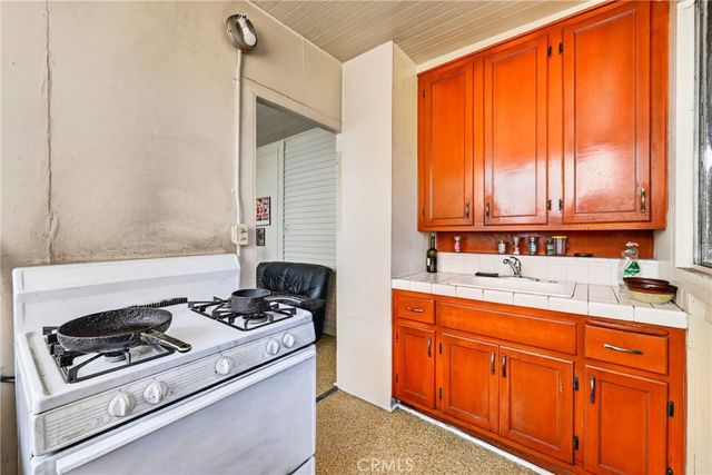 1664 W 12th, Los Angeles, CA 90015