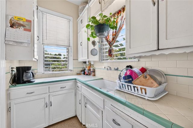 1664 W 12th, Los Angeles, CA 90015