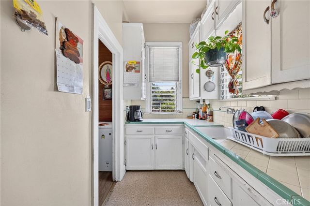 1664 W 12th, Los Angeles, CA 90015