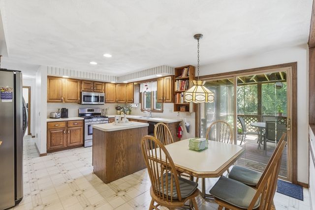 4 Oneida Place, Hudson, MA 01749