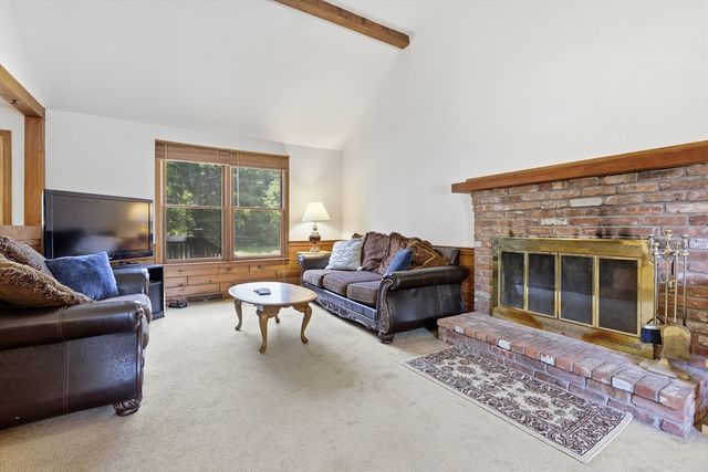 4 Oneida Place, Hudson, MA 01749