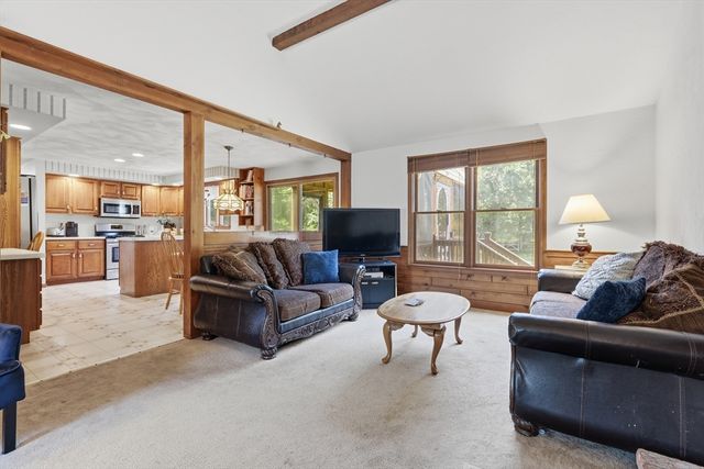 4 Oneida Place, Hudson, MA 01749