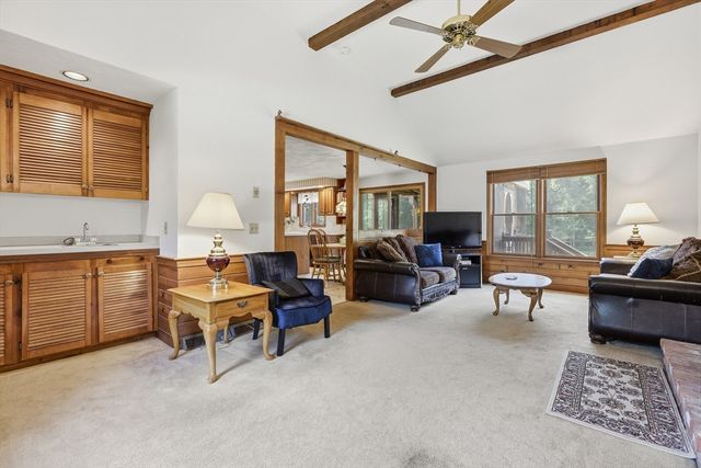 4 Oneida Place, Hudson, MA 01749