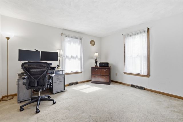 4 Oneida Place, Hudson, MA 01749
