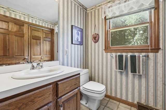 4 Oneida Place, Hudson, MA 01749