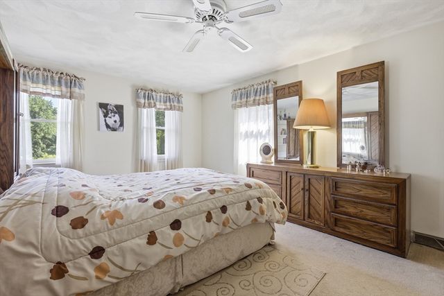 4 Oneida Place, Hudson, MA 01749