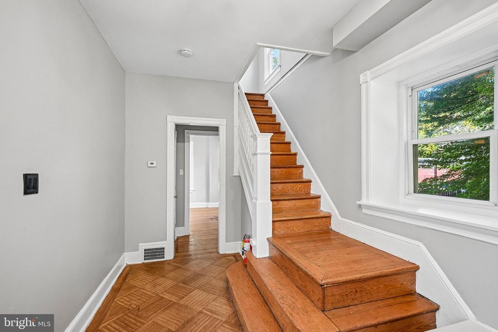 6604 N 13TH ST, Philadelphia, PA 19126 — photo 5