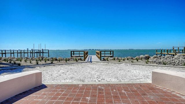 1023 TOCOBAGA LANE, Sarasota, FL 34236