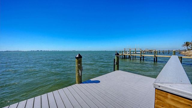 1023 TOCOBAGA LANE, Sarasota, FL 34236