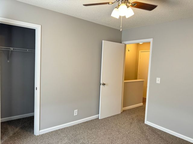 2453 W Wilson Rd Apt 4, Clarksville, TN 37043
