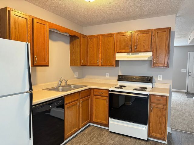 2453 W Wilson Rd Apt 4, Clarksville, TN 37043