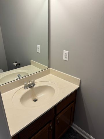 2453 W Wilson Rd Apt 4, Clarksville, TN 37043