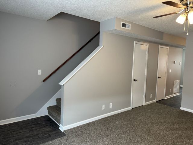 2453 W Wilson Rd Apt 4, Clarksville, TN 37043