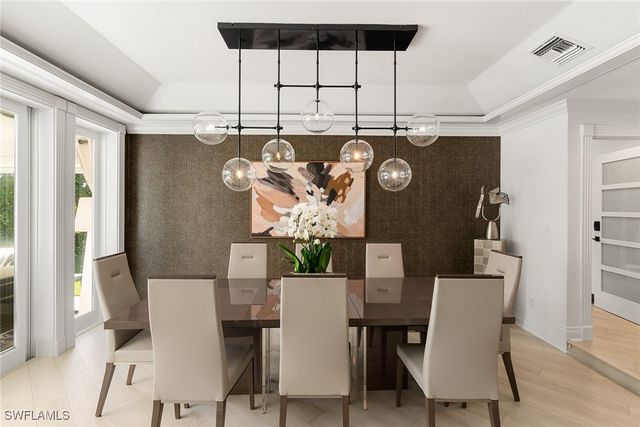 2570 Crayton RD, Naples, FL 34103